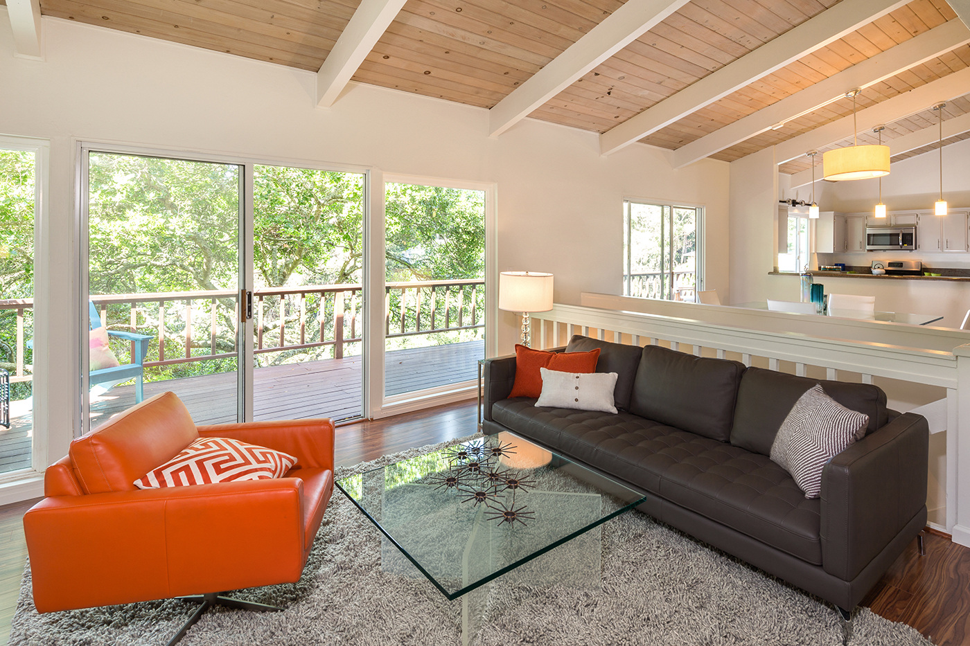 Ask a Pro Q&A: How to Redecorate Heavy 1970s Decor - bhgrelife.com
