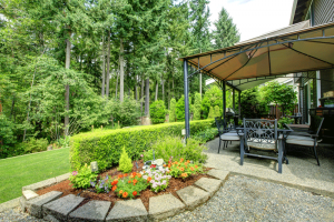 10 Tips to Improve Your Landscaping in the Spring - bhgrelife.com