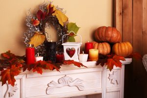 Bhgrelife.com - 10 Ideas on How to Decorate an Inviting Mantel