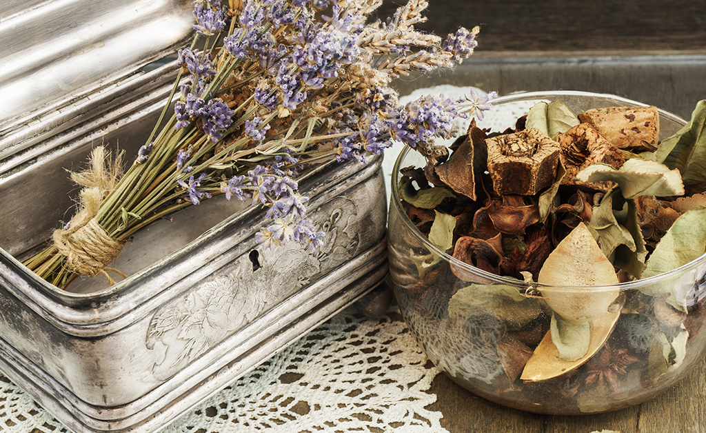 ilver Casket, jewelry/trinket box with potpourri and lavender